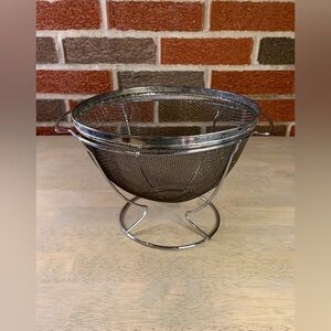 Vintage Metal Steel 7" Wire Handle‎ & Stand Kitchen Colander